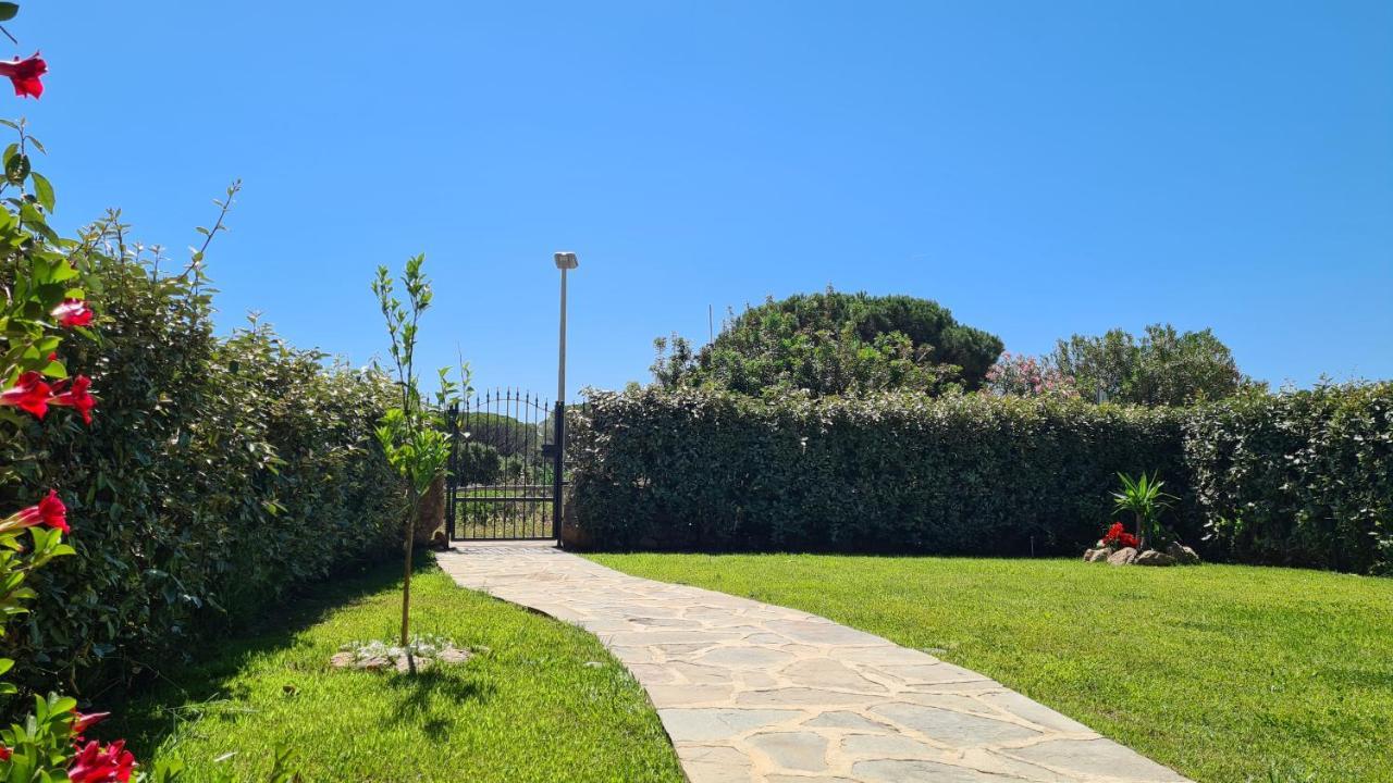 Villa vista pineta - 90 mt dalla spiaggia Budoni Esterno foto